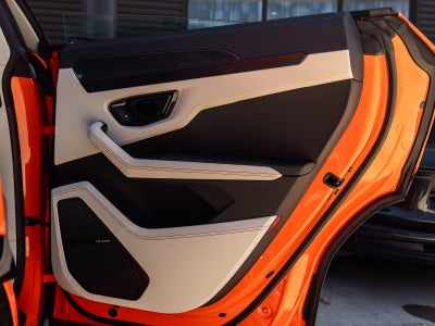 2025 Lamborghini Urus SE