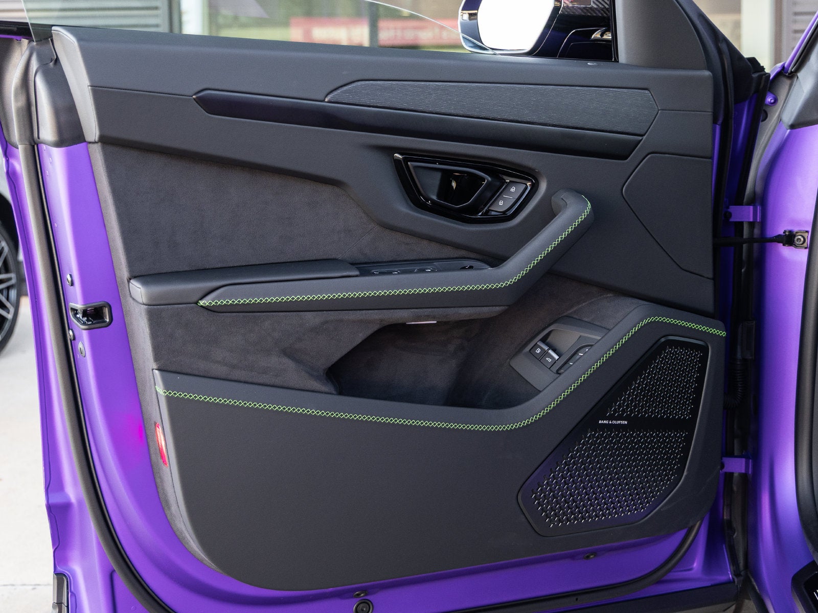 2025 Lamborghini Urus SE