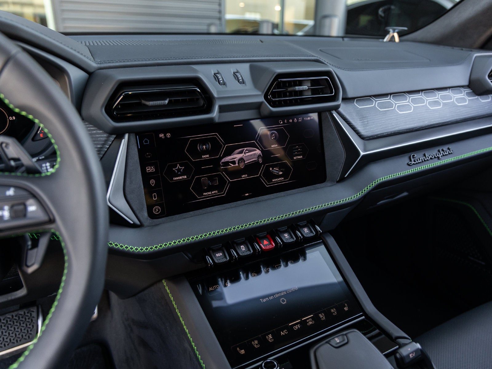 2025 Lamborghini Urus SE
