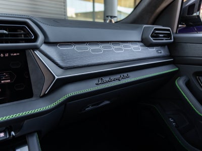 2025 Lamborghini Urus SE