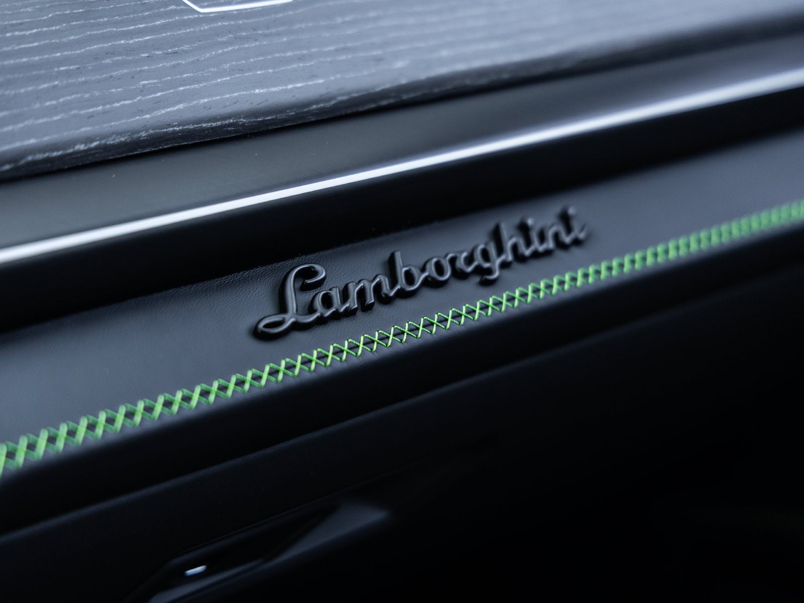 2025 Lamborghini Urus SE