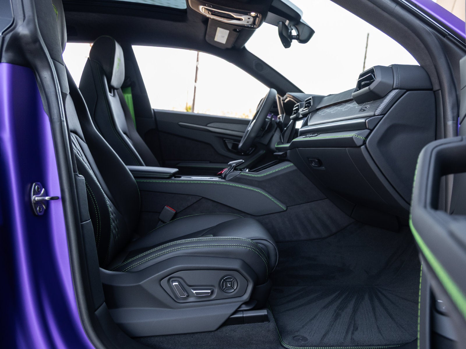2025 Lamborghini Urus SE