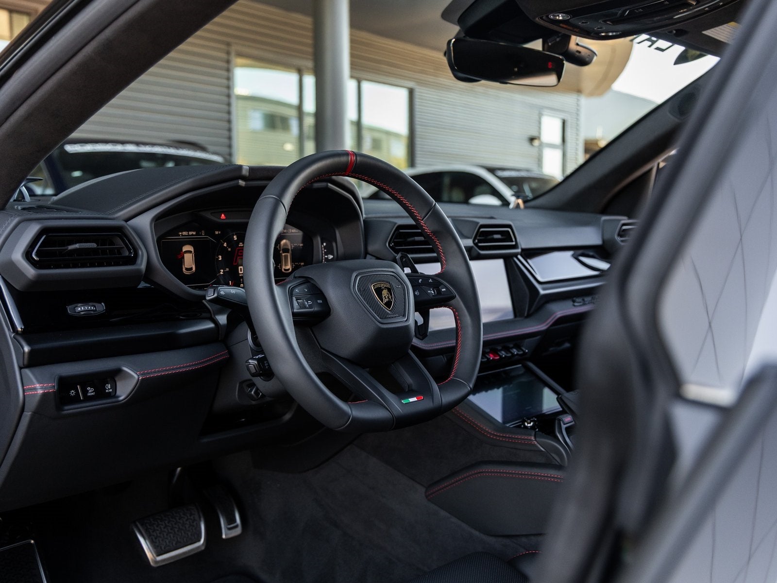 2026 Lamborghini Urus SE