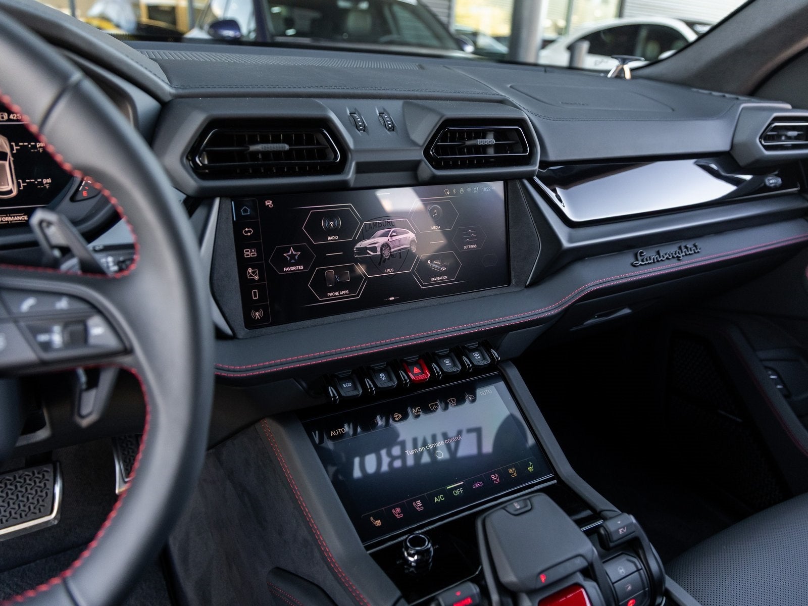 2026 Lamborghini Urus SE