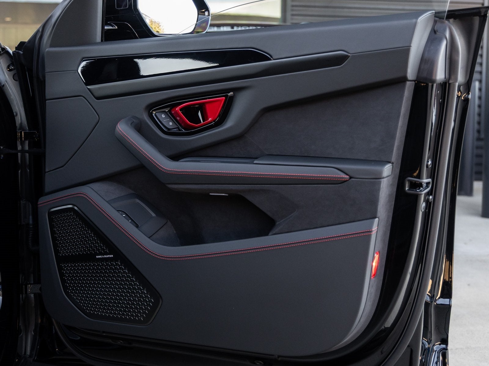 2026 Lamborghini Urus SE