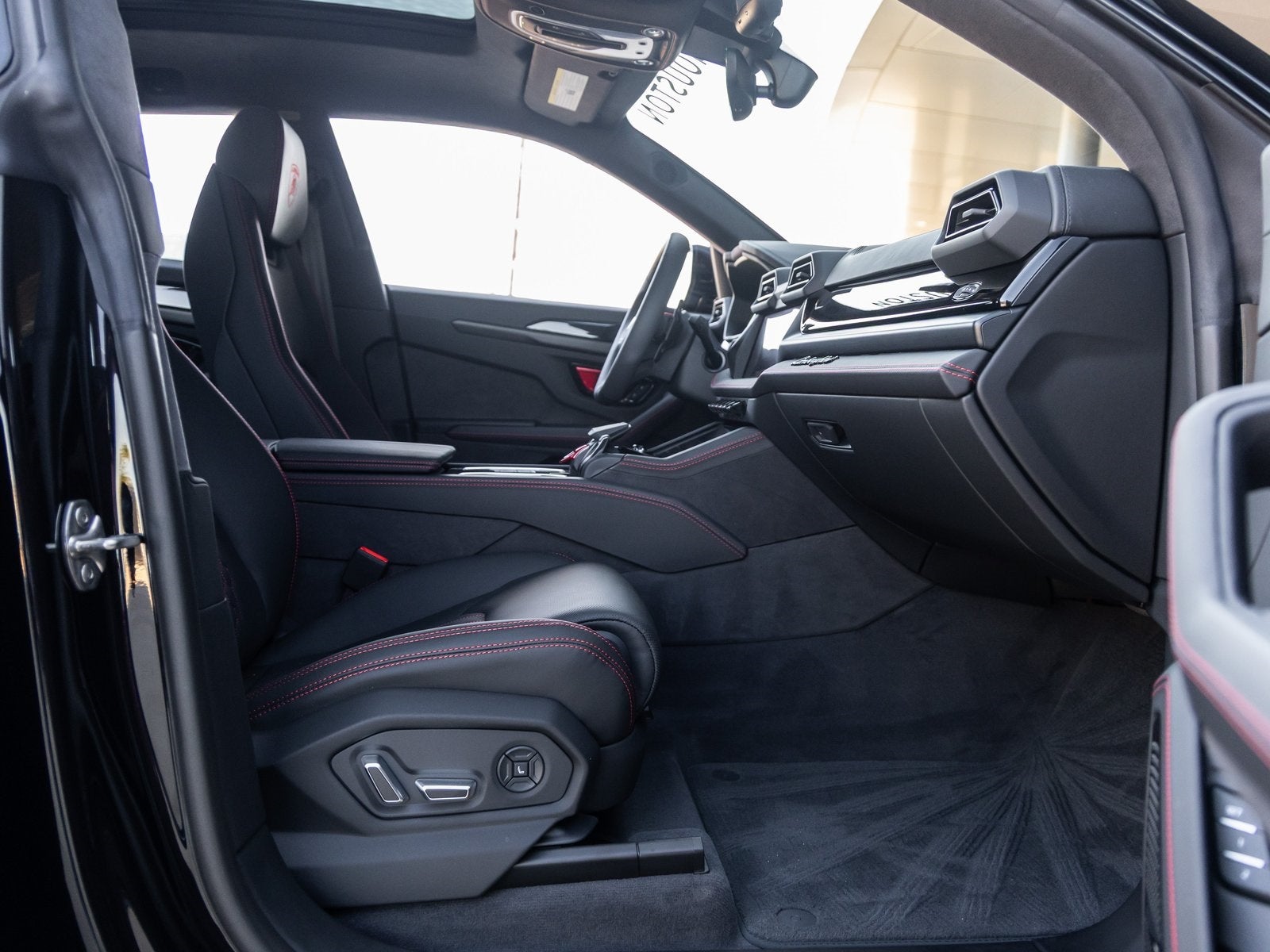 2026 Lamborghini Urus SE