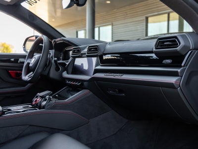 2026 Lamborghini Urus SE