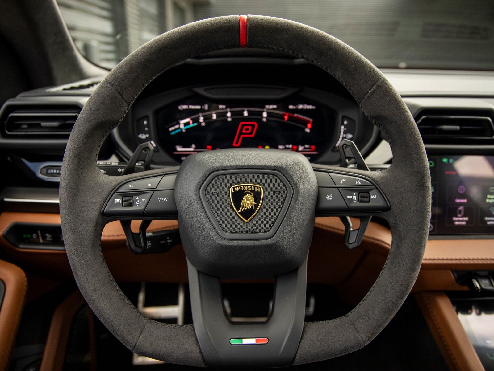 2025 Lamborghini Urus SE