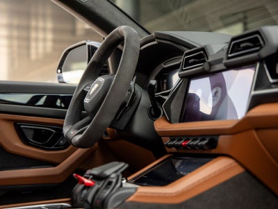 2025 Lamborghini Urus SE