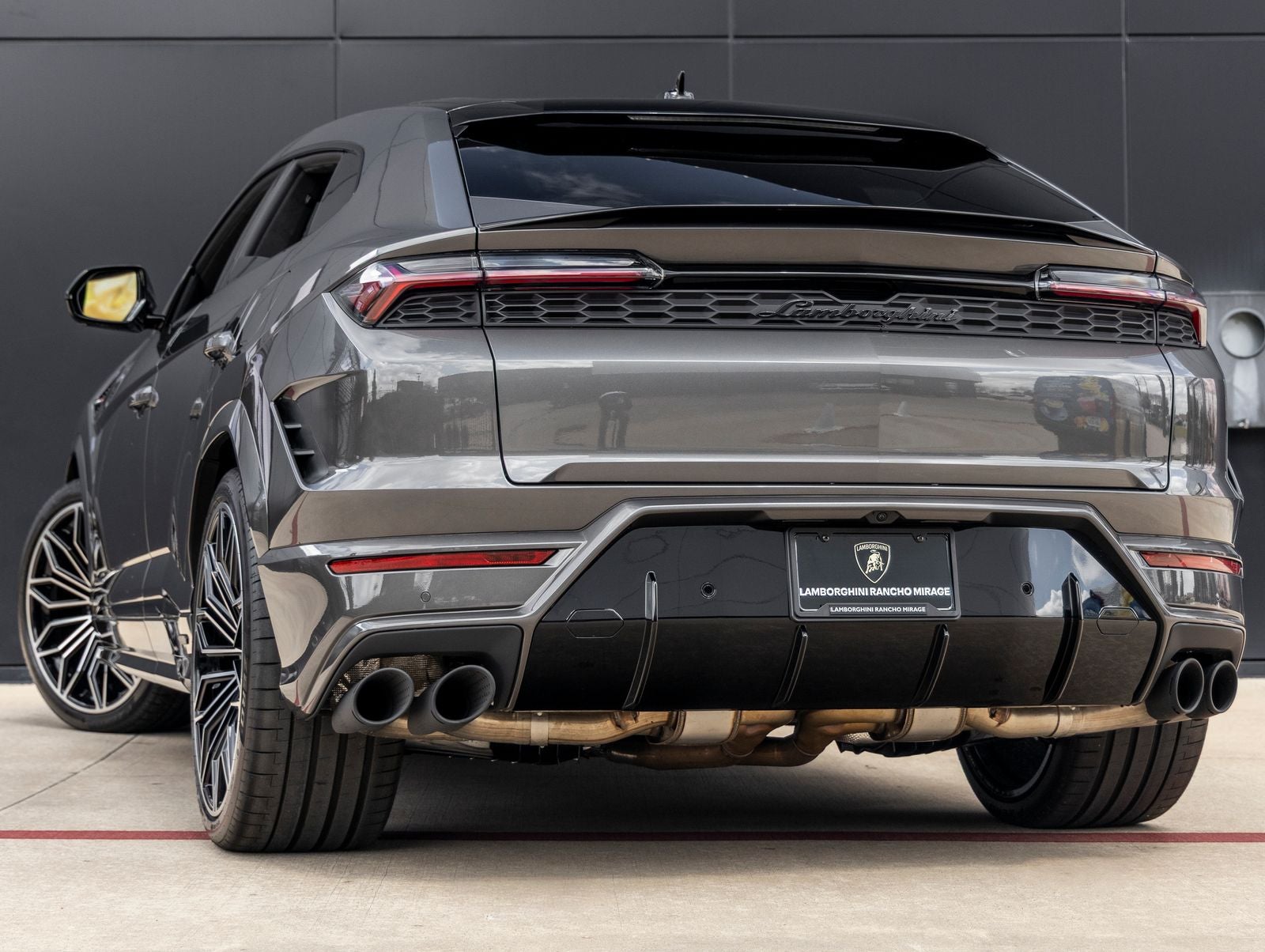 2025 Lamborghini Urus SE