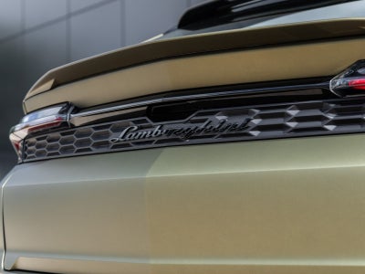 2026 Lamborghini Urus SE