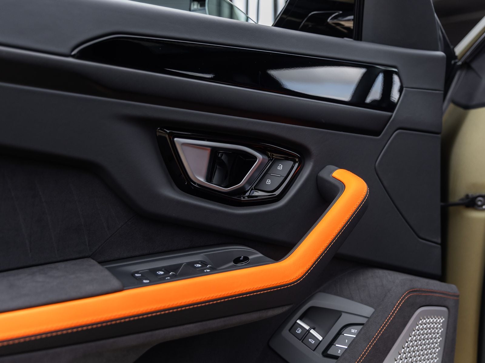 2026 Lamborghini Urus SE