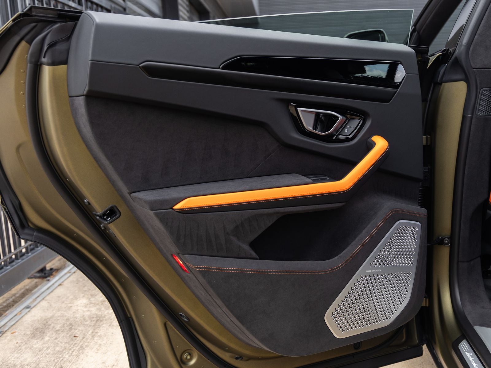 2026 Lamborghini Urus SE