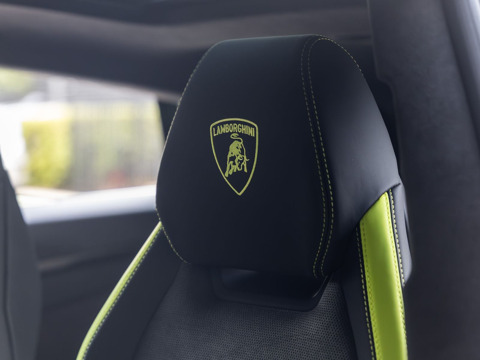 2026 Lamborghini Urus SE