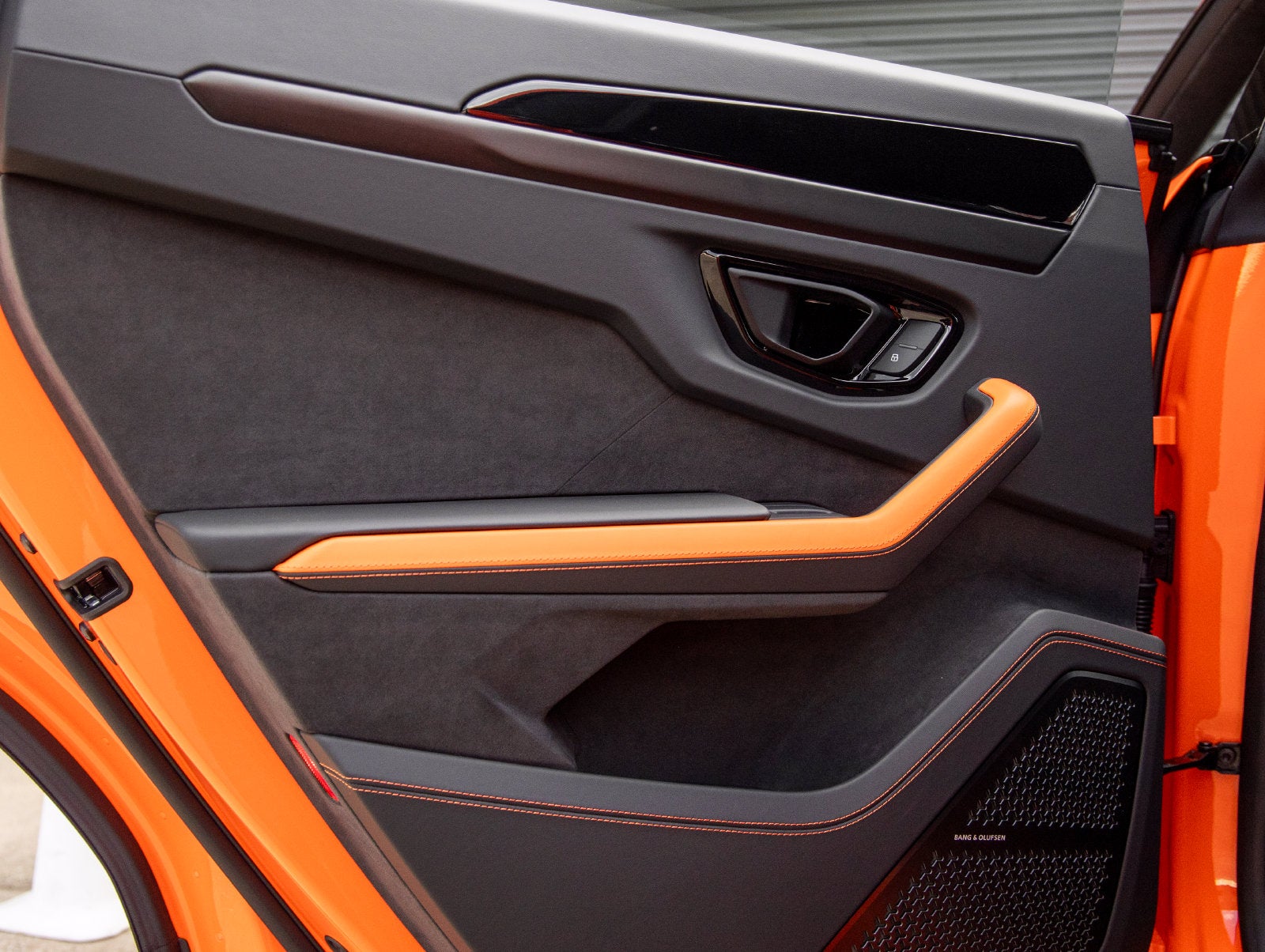 2026 Lamborghini Urus SE