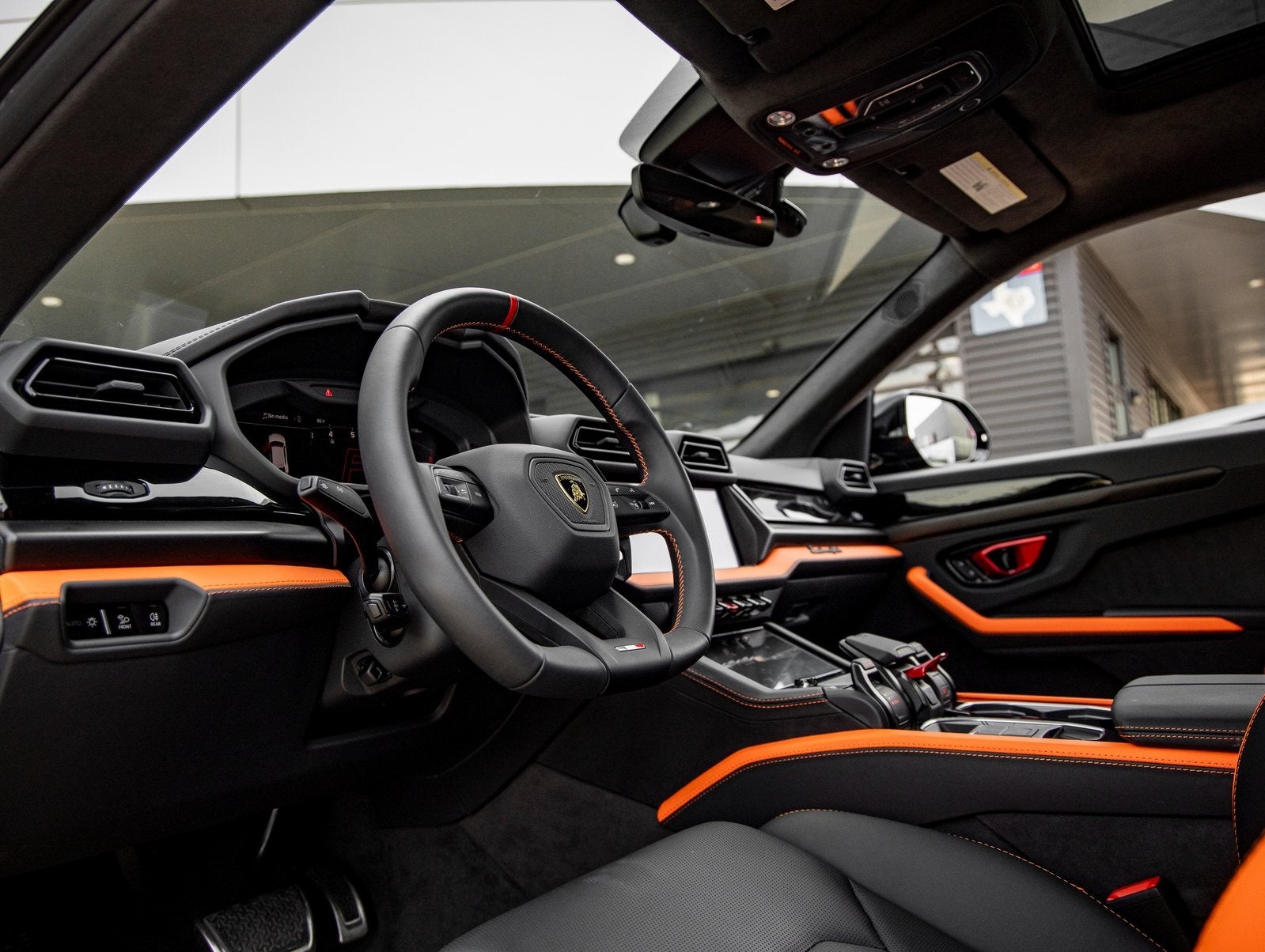 2025 Lamborghini Urus SE