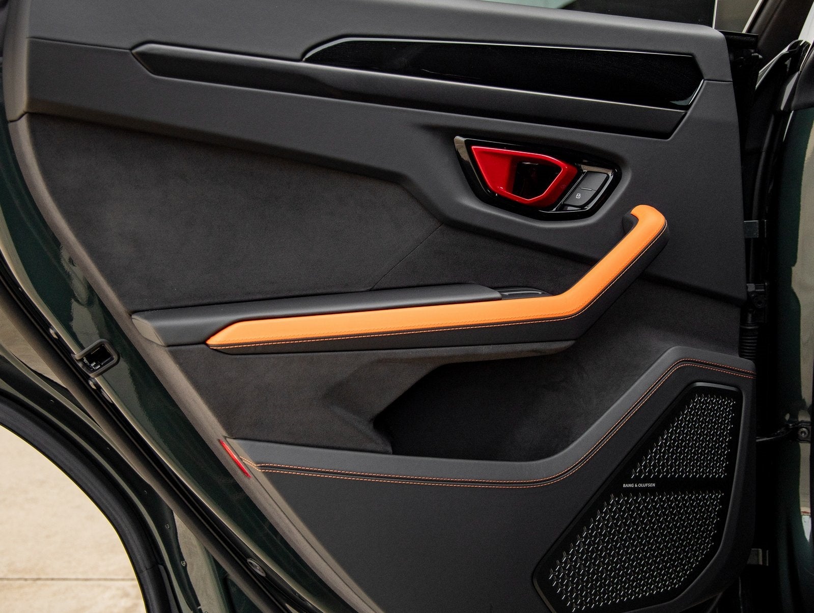 2025 Lamborghini Urus SE