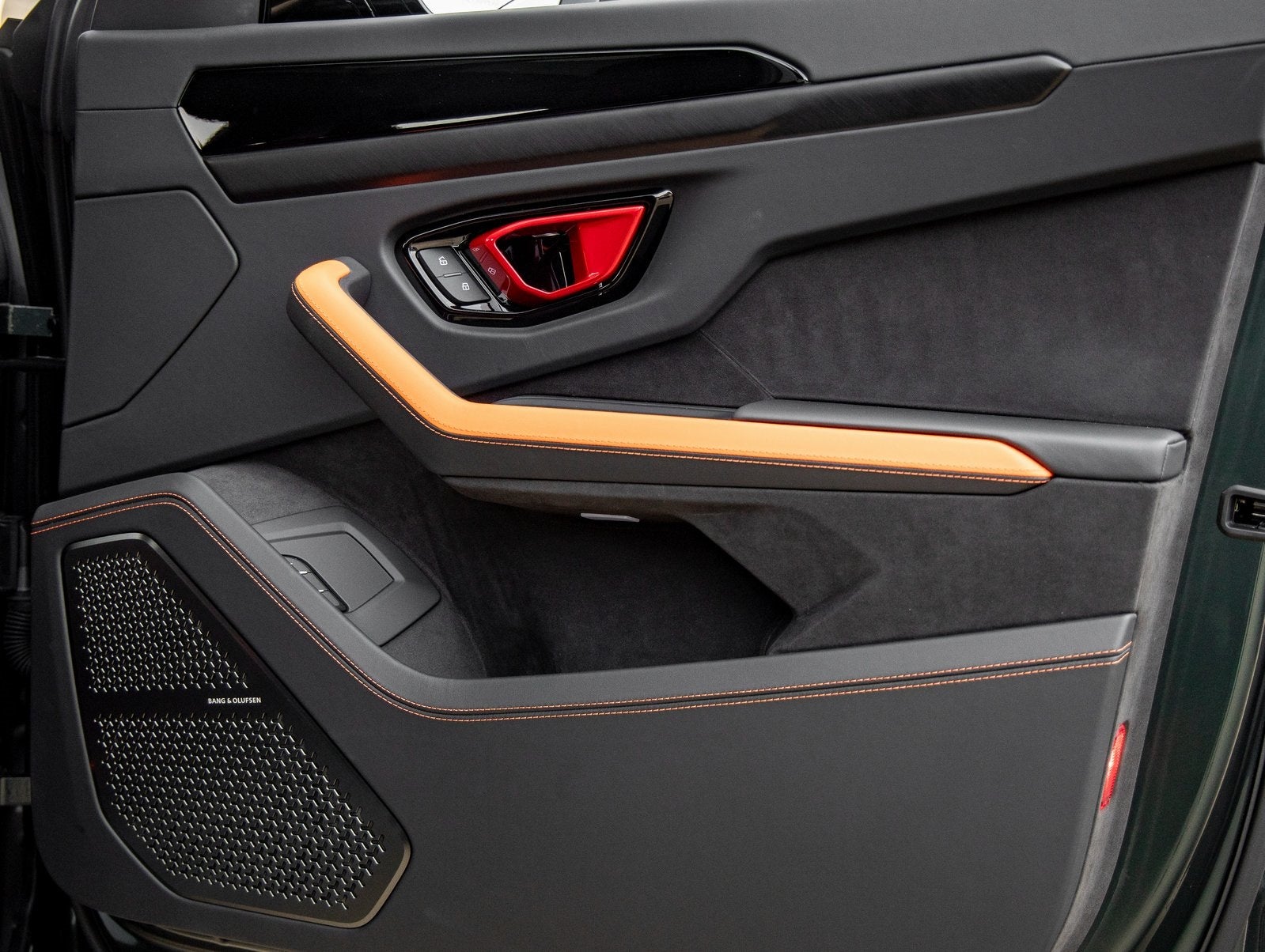 2025 Lamborghini Urus SE