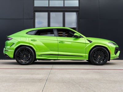 2025 Lamborghini Urus SE