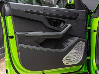 2025 Lamborghini Urus SE