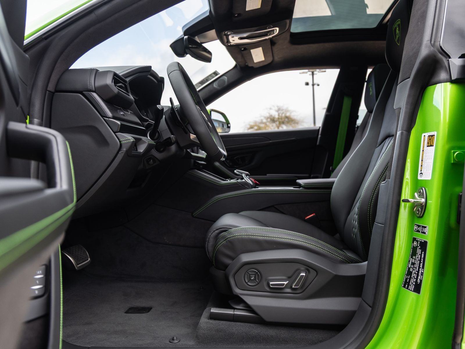 2025 Lamborghini Urus SE