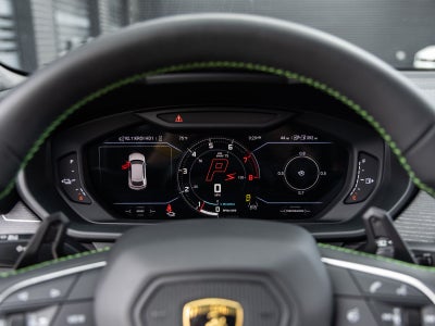 2025 Lamborghini Urus SE