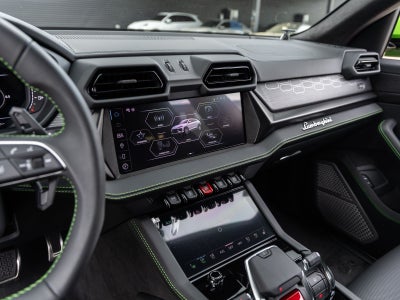 2025 Lamborghini Urus SE