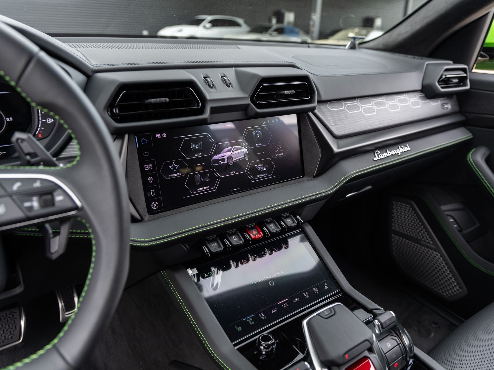 2025 Lamborghini Urus SE