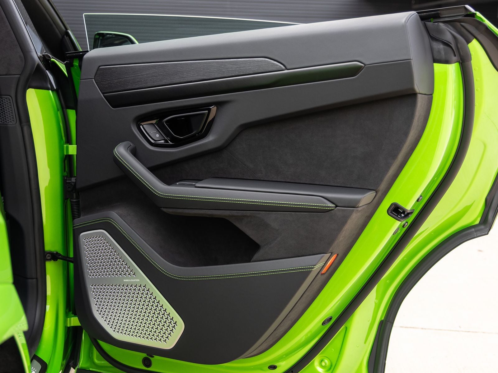 2025 Lamborghini Urus SE