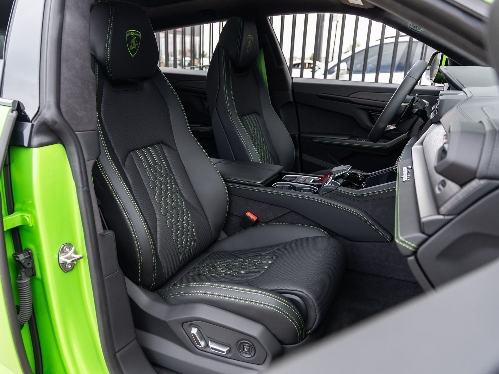 2025 Lamborghini Urus SE