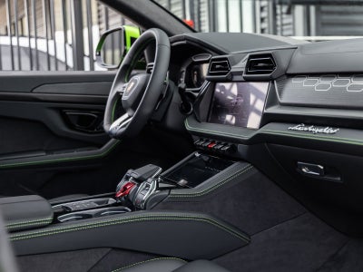 2025 Lamborghini Urus SE