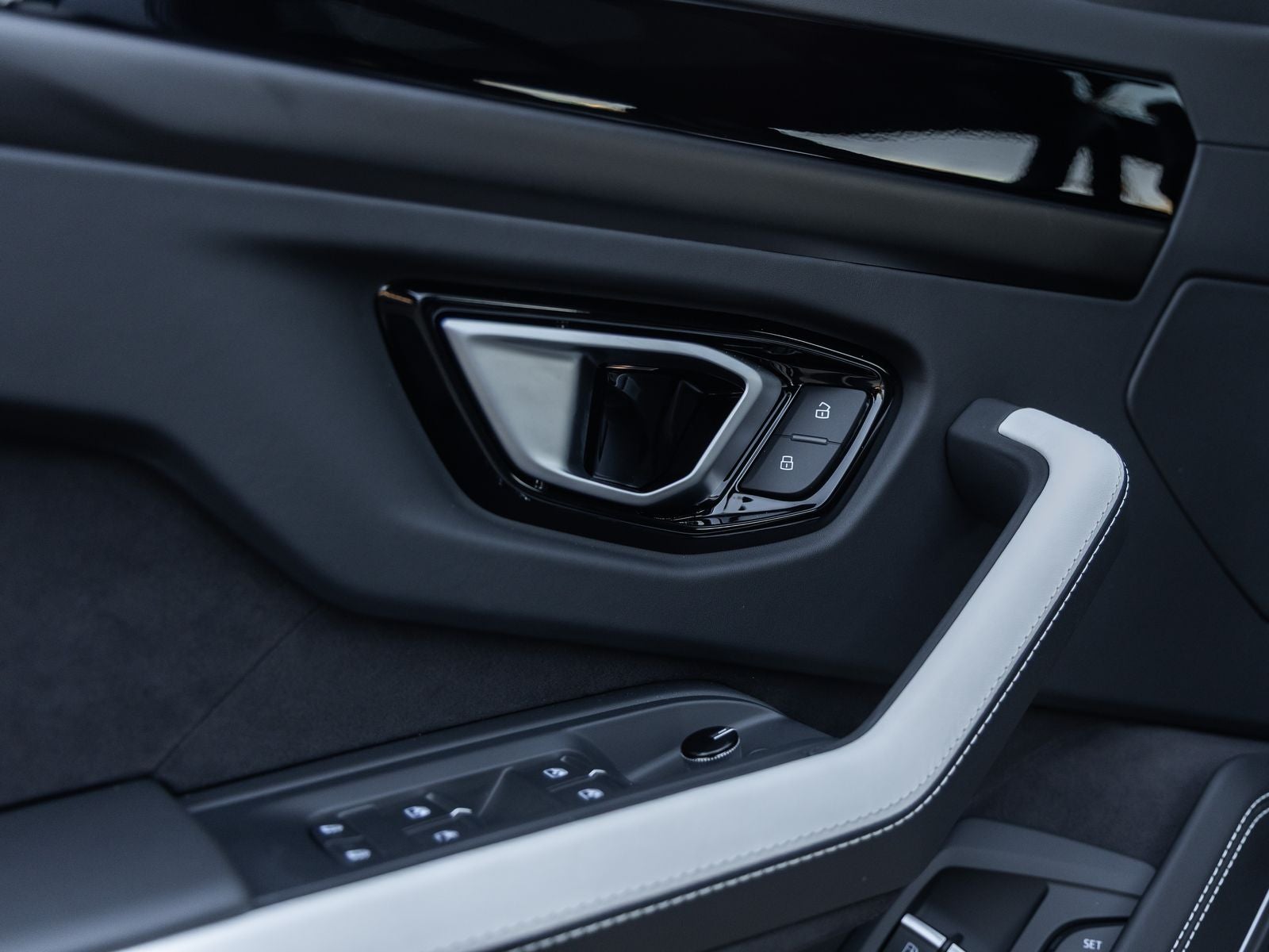 2026 Lamborghini Urus SE