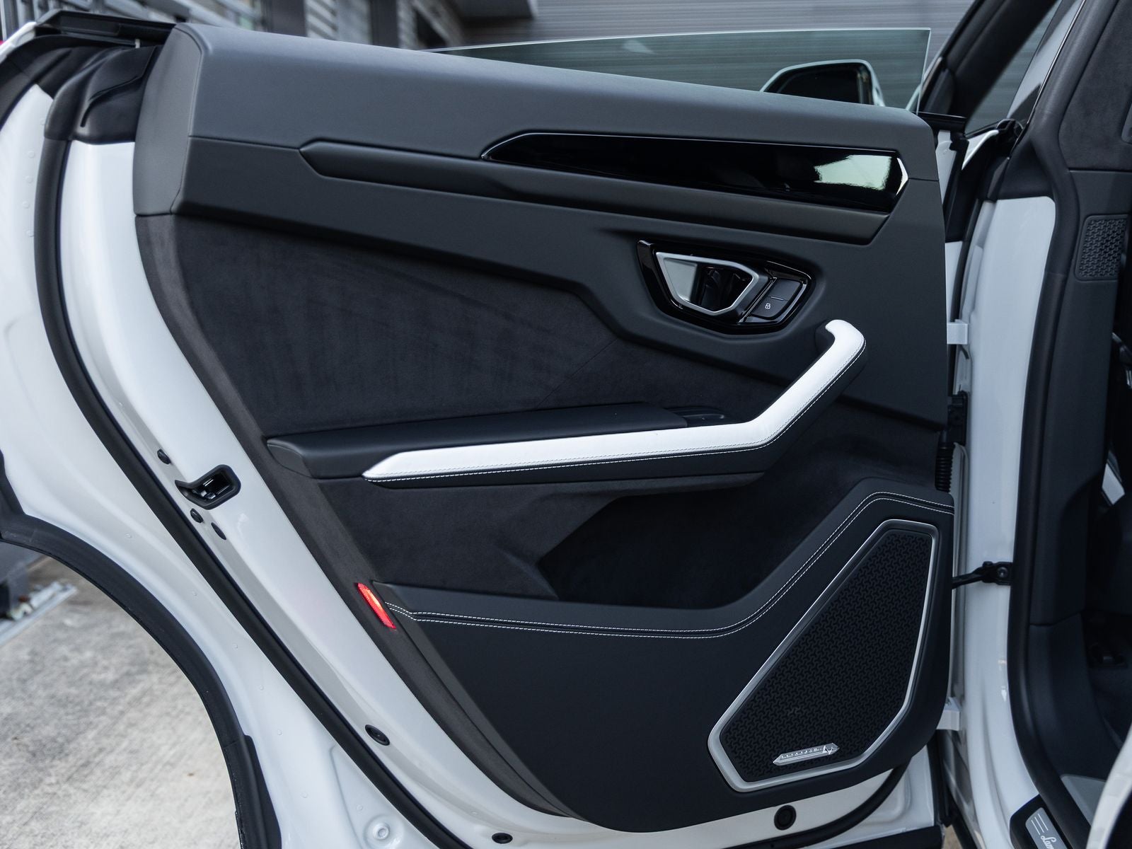 2026 Lamborghini Urus SE