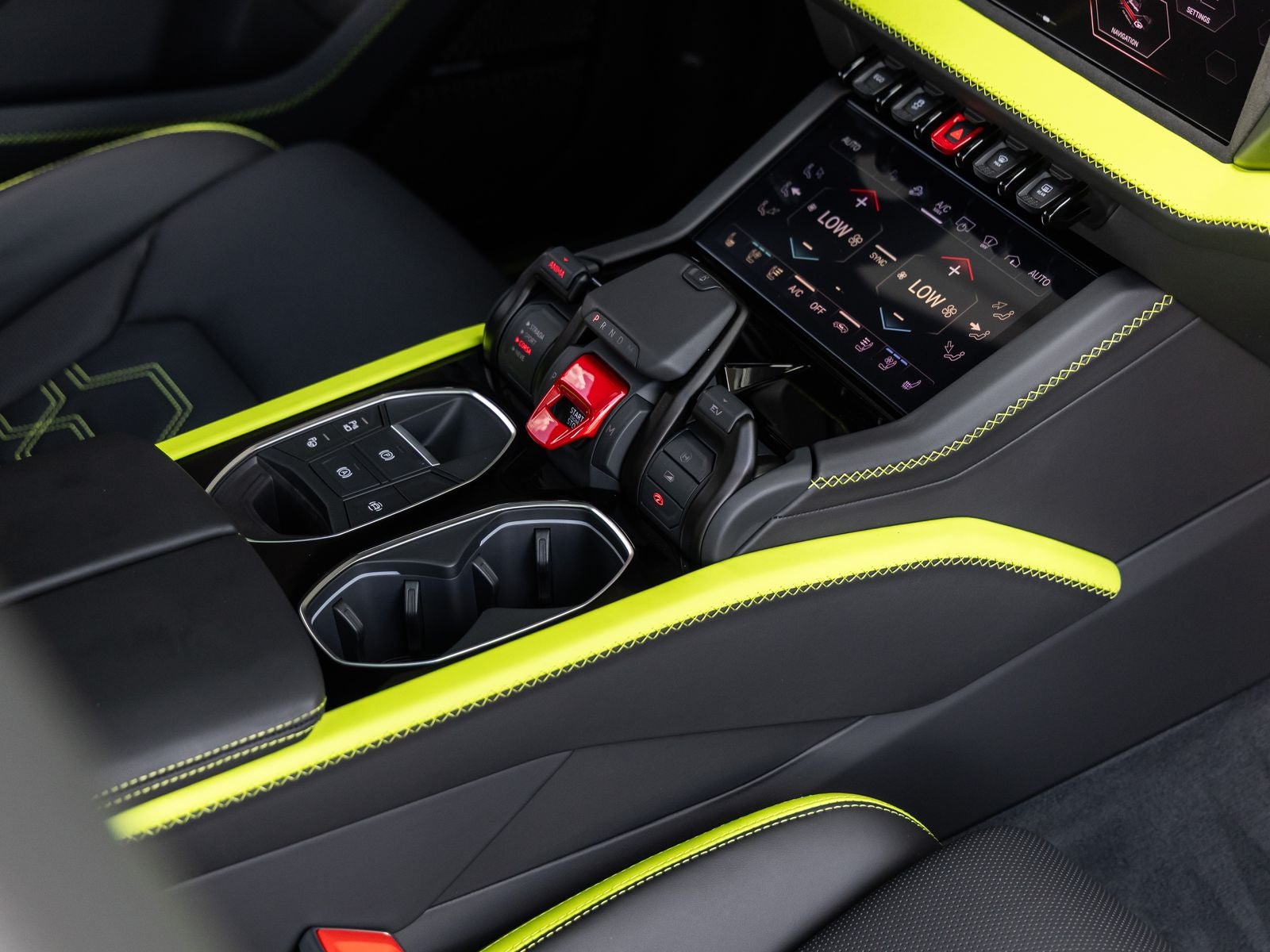 2026 Lamborghini Urus SE