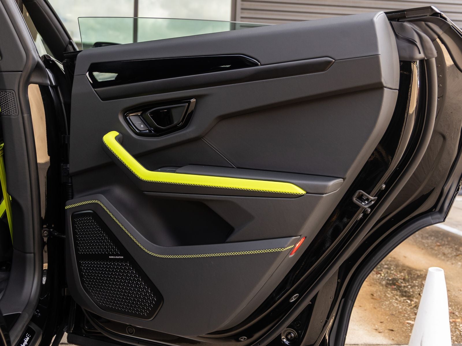 2026 Lamborghini Urus SE