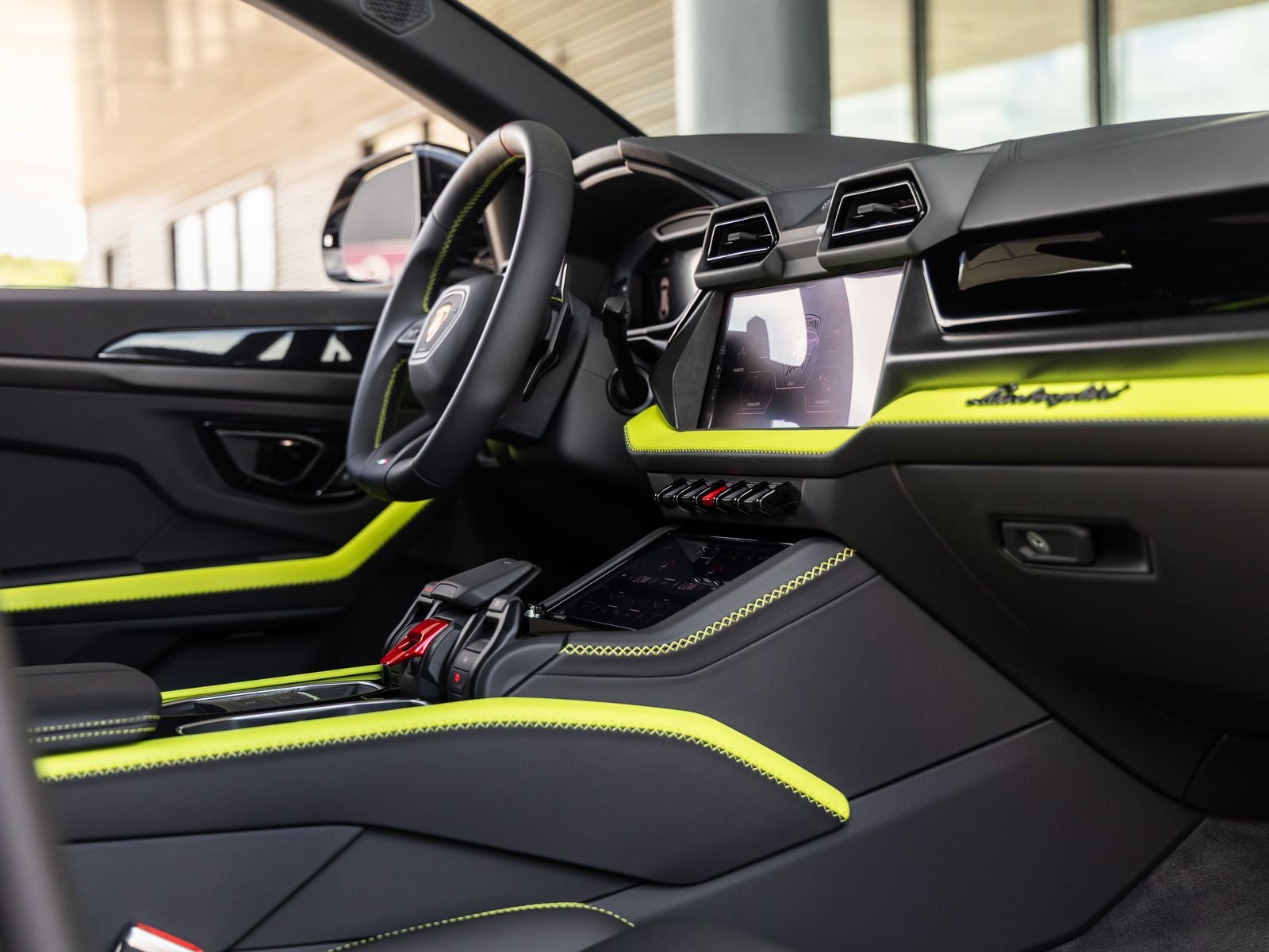 2026 Lamborghini Urus SE