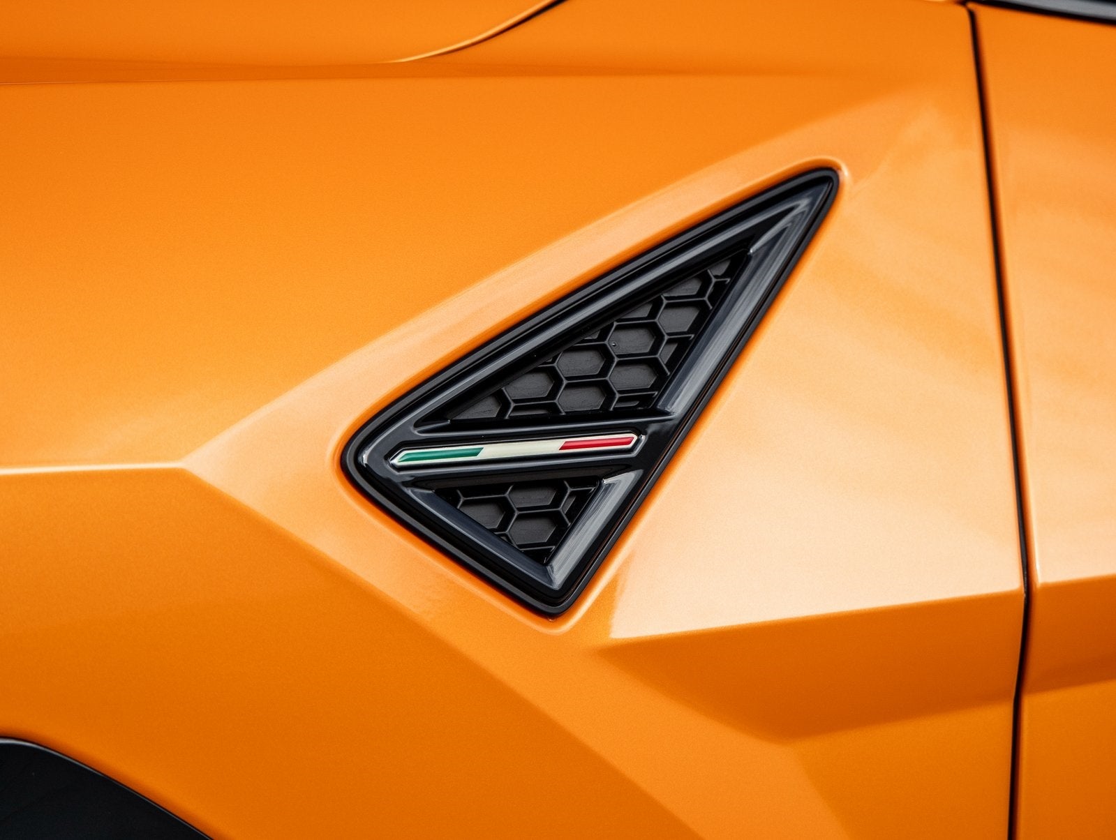 2025 Lamborghini Urus SE