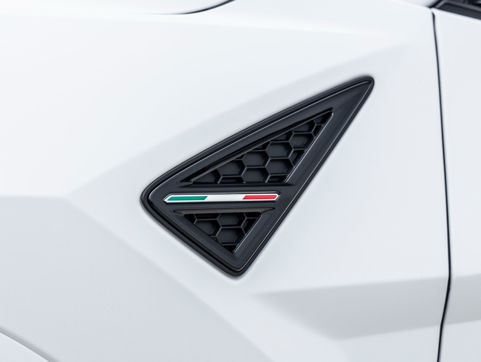 2025 Lamborghini Urus SE