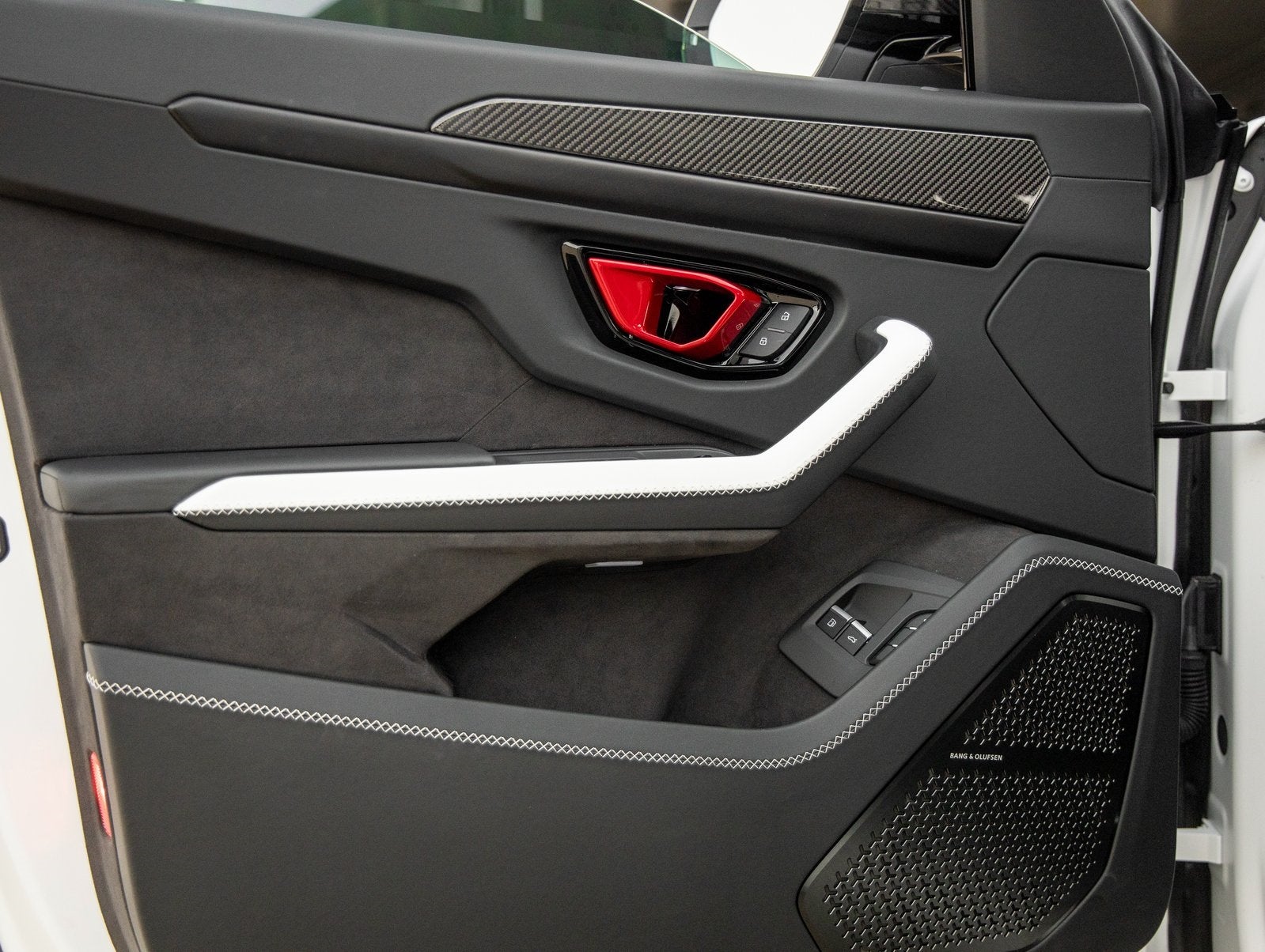 2025 Lamborghini Urus SE