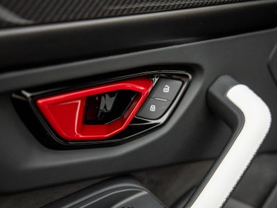 2025 Lamborghini Urus SE