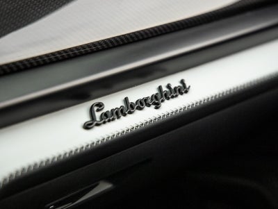 2025 Lamborghini Urus SE