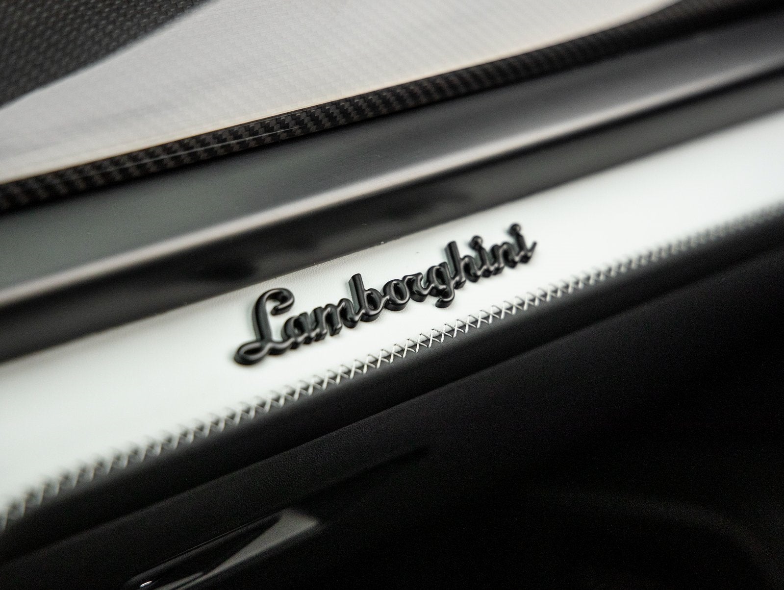 2025 Lamborghini Urus SE