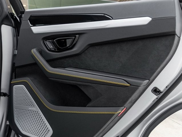 2026 Lamborghini Urus SE