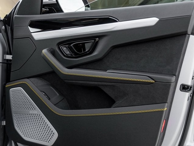 2026 Lamborghini Urus SE