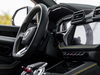 2026 Lamborghini Urus SE