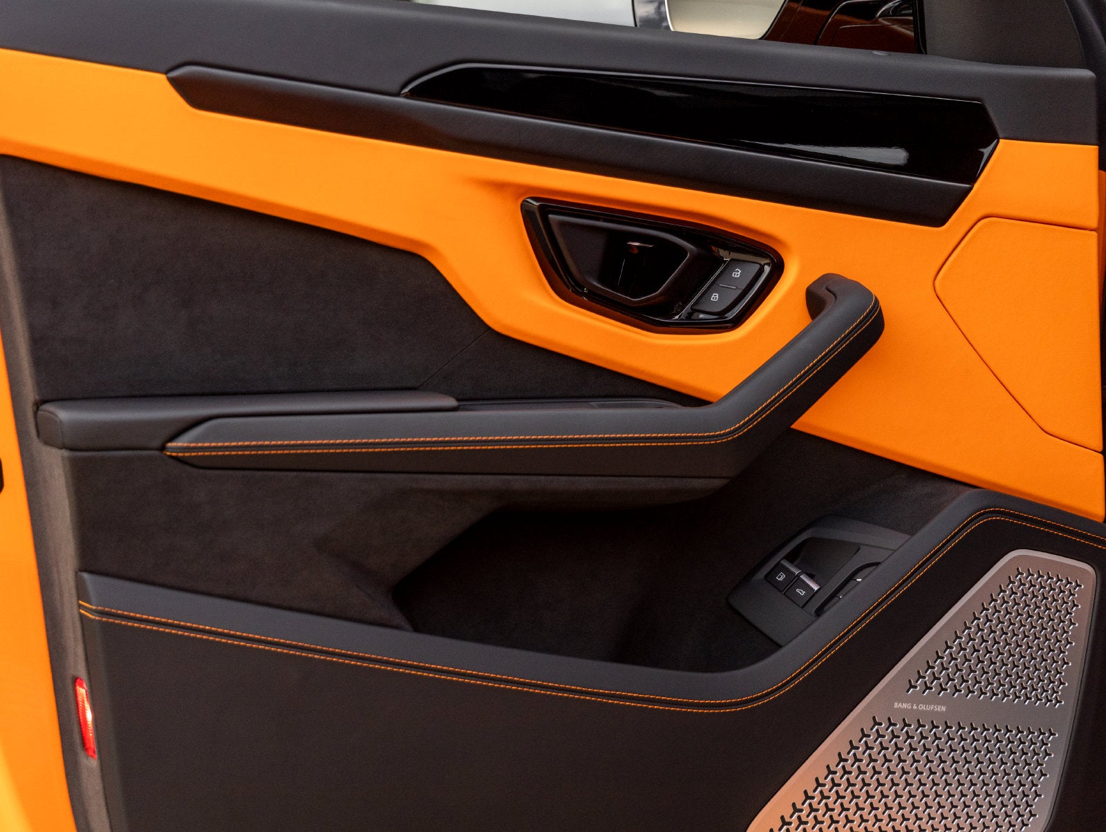 2026 Lamborghini Urus SE