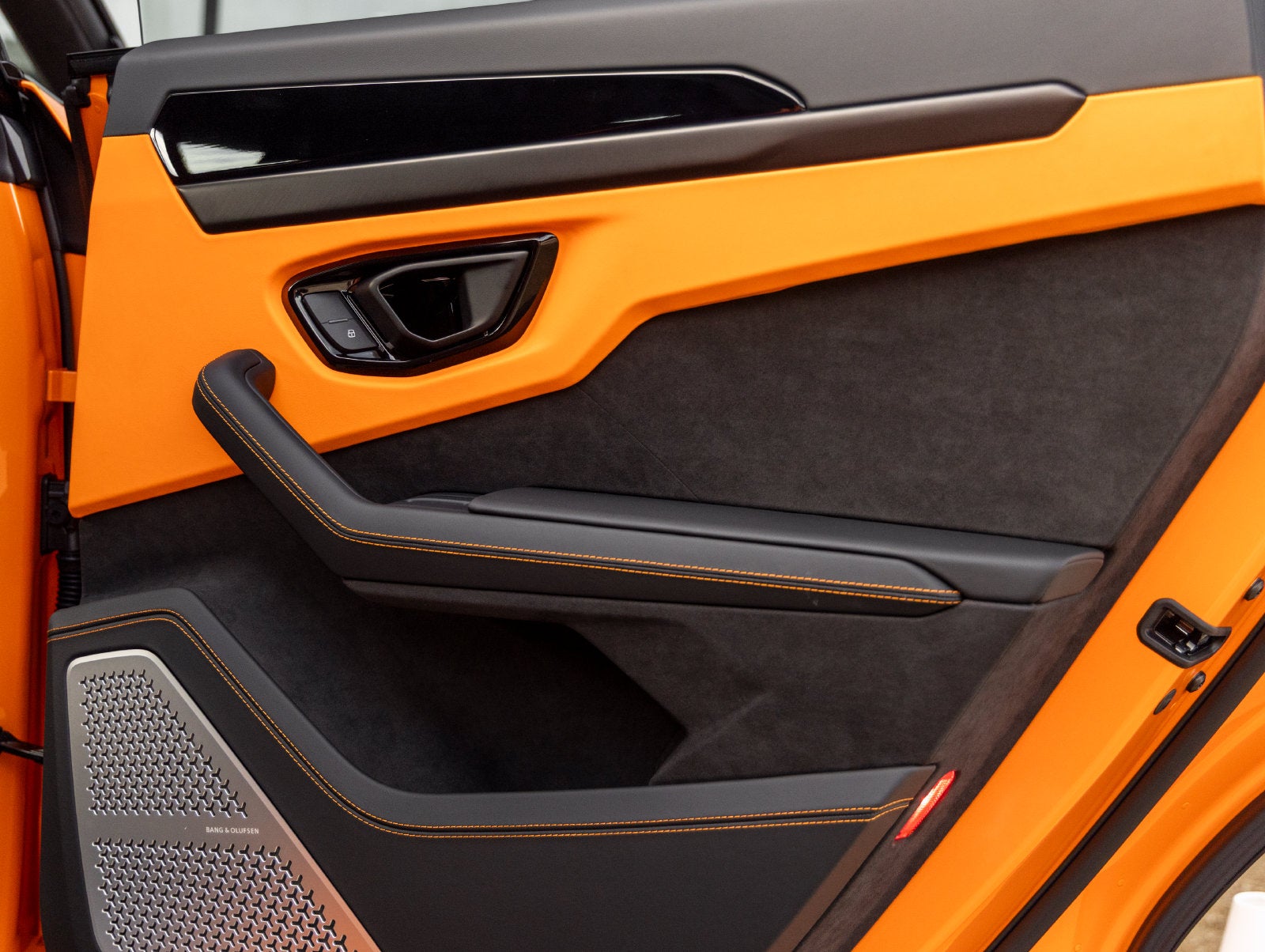 2026 Lamborghini Urus SE