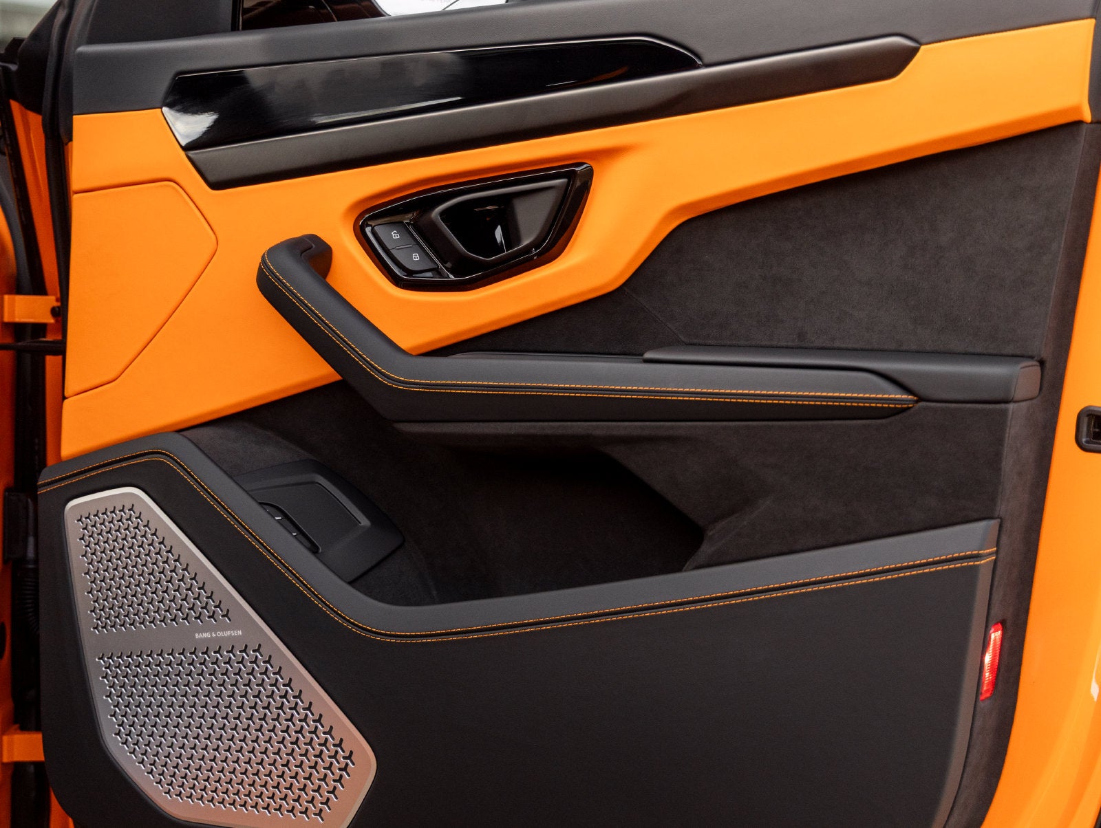 2026 Lamborghini Urus SE