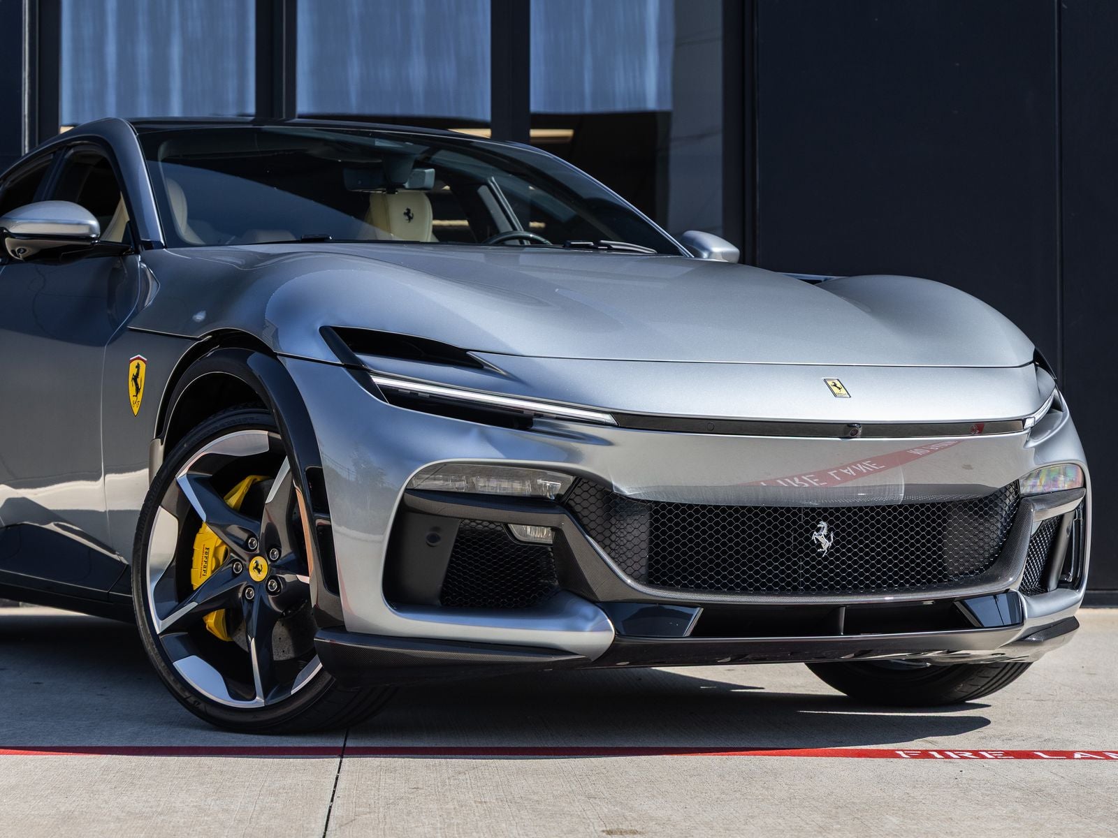 2025 Ferrari Purosangue Base