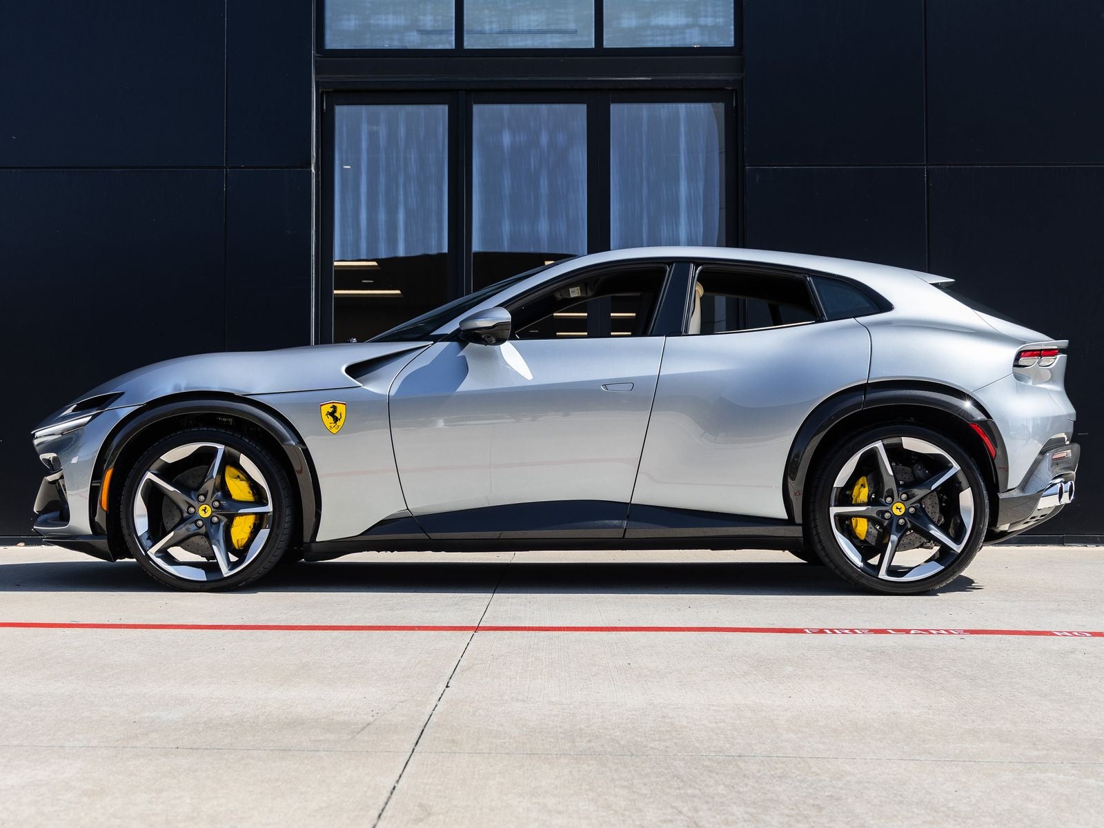 2025 Ferrari Purosangue Base